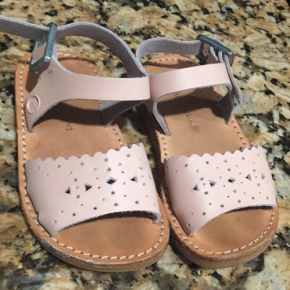 EUC Freshly Picked sandals baby pink size 4